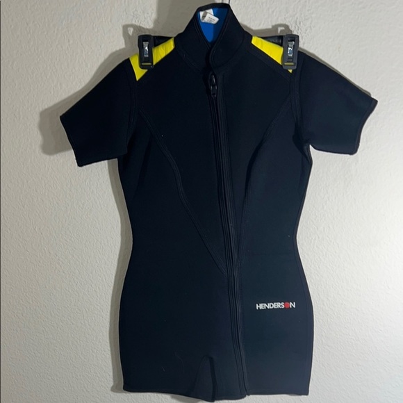 Size L Henderson Women’s Wetsuit Dive Wear 3 mm Scuba Shorty - Picture 1 of 5